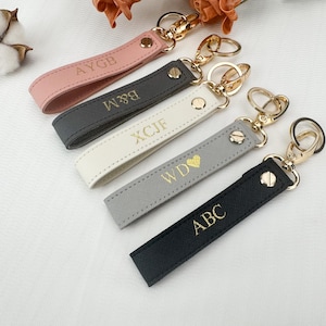 Llavero de pulsera personalizado, llavero de coche con lazo, llavero con correa monogramada, regalo con iniciales, regalo personalizado, regalo para ella, regalo para dama de honor