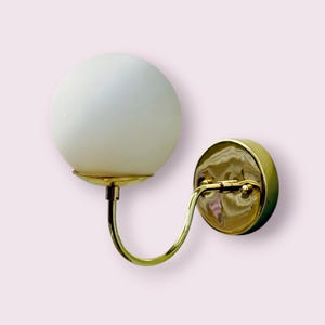1 Globe Wall Light, Aged Brass Wall Sconce Light, Mid-Century Modern Globe Wall Light, Italian Brass Light With Globe, Wall Sconce Light