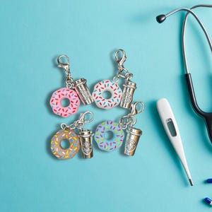 Coffee & Donut Badge Reel Charm – Cute Nurse Accessory, Clip Add-On, Lobster Clasp, Healthcare Worker Gift, Kawaii Badge Decoration
