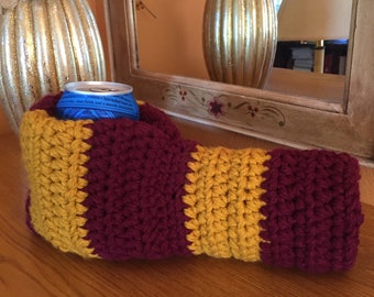 Maroon and gold beverage mitt