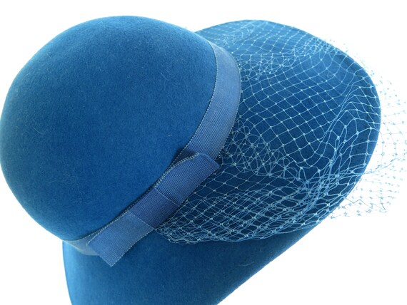 Vintage blue hat womans royal blue tilt, 1970s - image 9