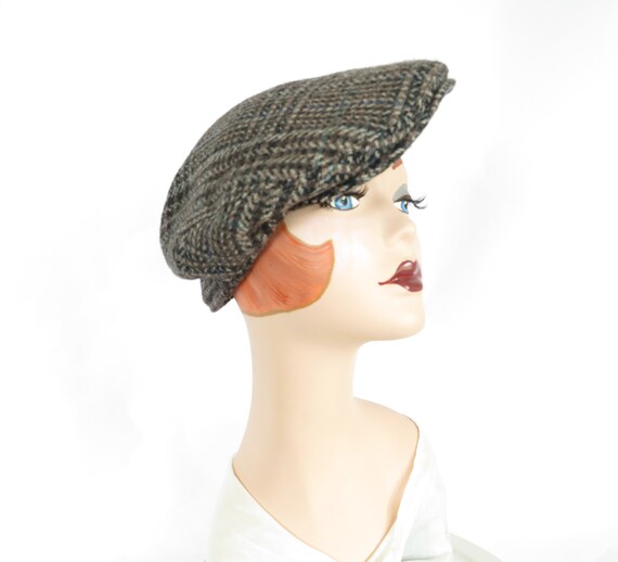 Woman's newsboy cap, vintage plaid hat, United Kin
