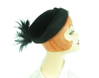 Vintage 1950s Patent Hat Black Bow & Feather Shiny Beret Vintage 1950s Patent Hat Black Bow & Feather Shiny Beret | eBay main image 4