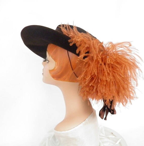 SHOWSTOPPER 1930s BROWN FELT TILT HAT WITH BROWN TIPPED WHITE OSTRICH FEATHERS Vintage 30 main image 2