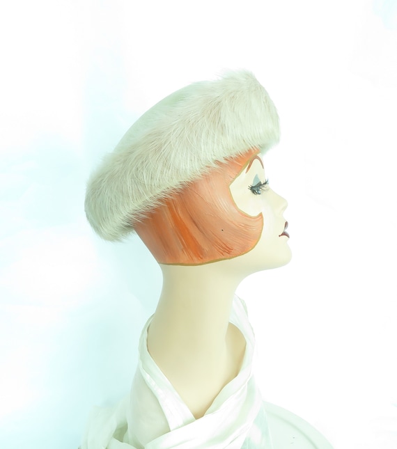 Vintage 60s hat feather Breton womans 1960s beige… - image 5