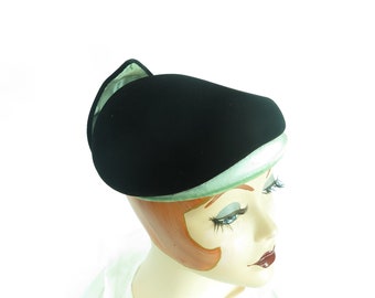 Vintage 50s hat black, woman's 1950s velvet cocktail hat. mid centurWoman's