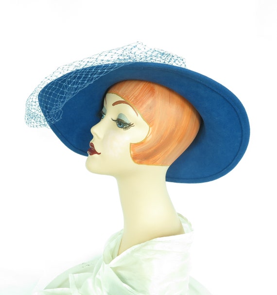 Vintage blue hat womans royal blue tilt, 1970s - image 7