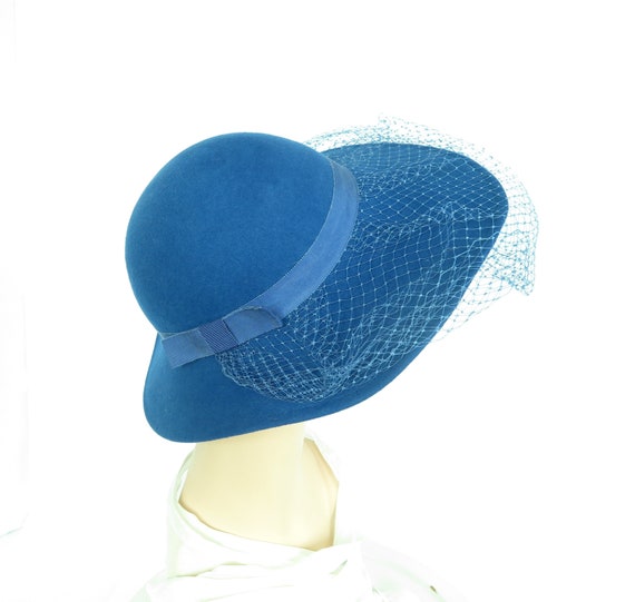 Vintage blue hat womans royal blue tilt, 1970s - image 4