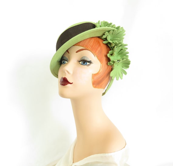 Green 1940s hat, vintage tilt percher, woman's WW2