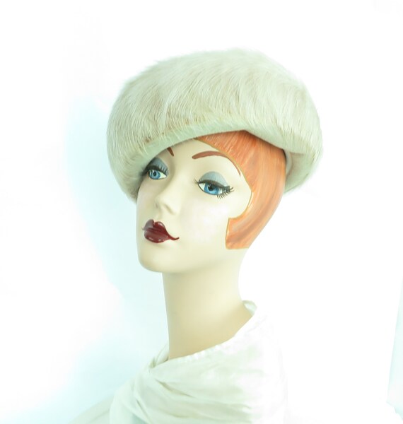 Vintage 60s hat feather Breton womans 1960s beige… - image 3