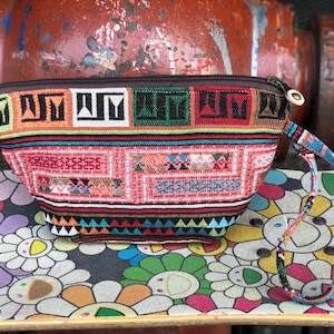 Bolso de mano tribal bohemio / Clutch de tela étnica tejida a mano con cremallera / Pequeño bolso estilo azteca / Monedero artesanal de Tailandia