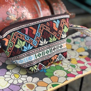 Bolso de mano tribal bohemio / Clutch de tela étnica tejida a mano con cremallera / Pequeño bolso estilo azteca / Monedero artesanal de Tailandia