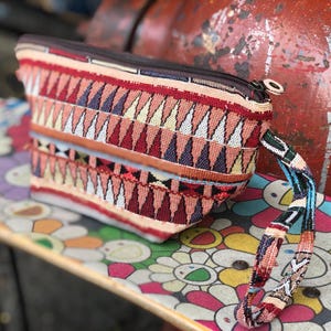 Bolso de mano tribal bohemio / Clutch de tela étnica tejida a mano con cremallera / Pequeño bolso estilo azteca / Monedero artesanal de Tailandia