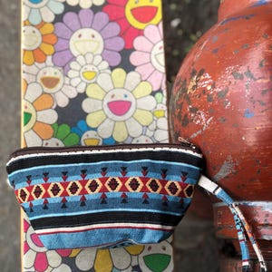 Bolso de mano tribal bohemio / Clutch de tela étnica tejida a mano con cremallera / Pequeño bolso estilo azteca / Monedero artesanal de Tailandia
