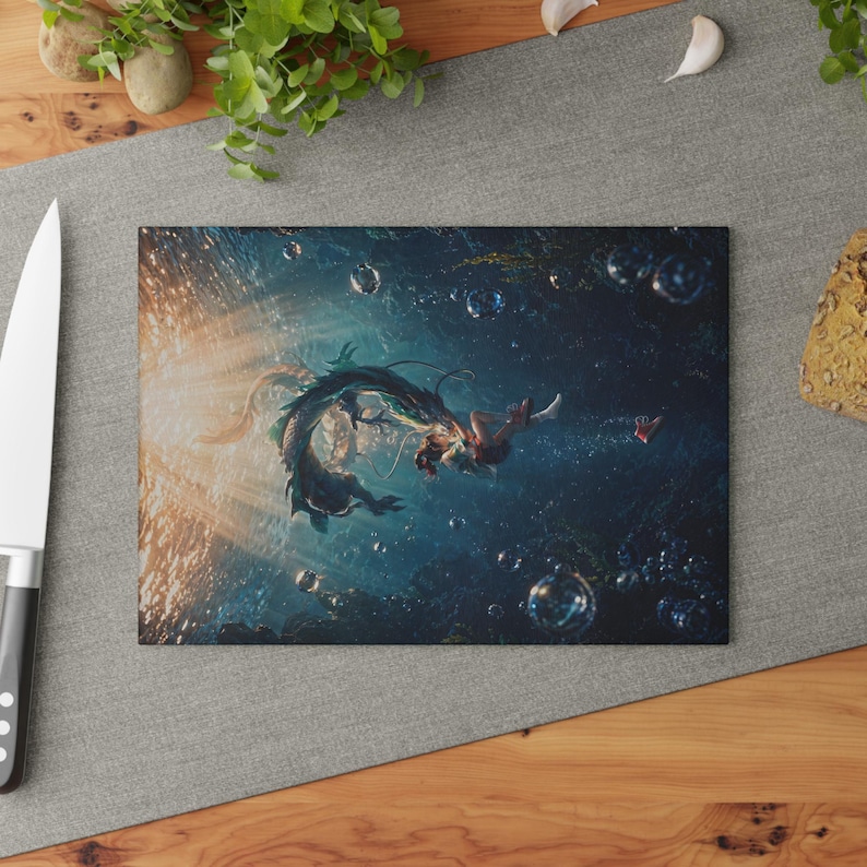 Tabla de cortar de cristal Haku Chihiro de El viaje de Chihiro de Studio Ghibli, ideal para la cocina. imagen 5
