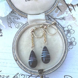 Antique Victorian Scottish Banded Agate Rolled Gold Screw-Back Earrings. Bulls-Eye Agate Long Drop Earrings. Antique Screw Back Earrings