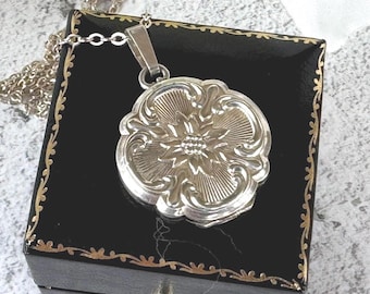 アンティーク　ヴィクトリア朝　フォブ　ロケット　ペンダント　ネックレス 販売済み - アンティーク ビクトリア朝 スターリングシルバー ロケット