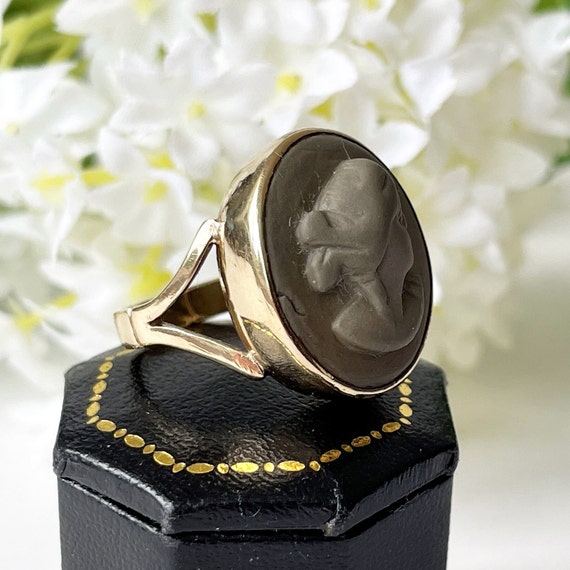 Victorian 9ct Gold Lava Cameo Ring. Large Antique… - image 3