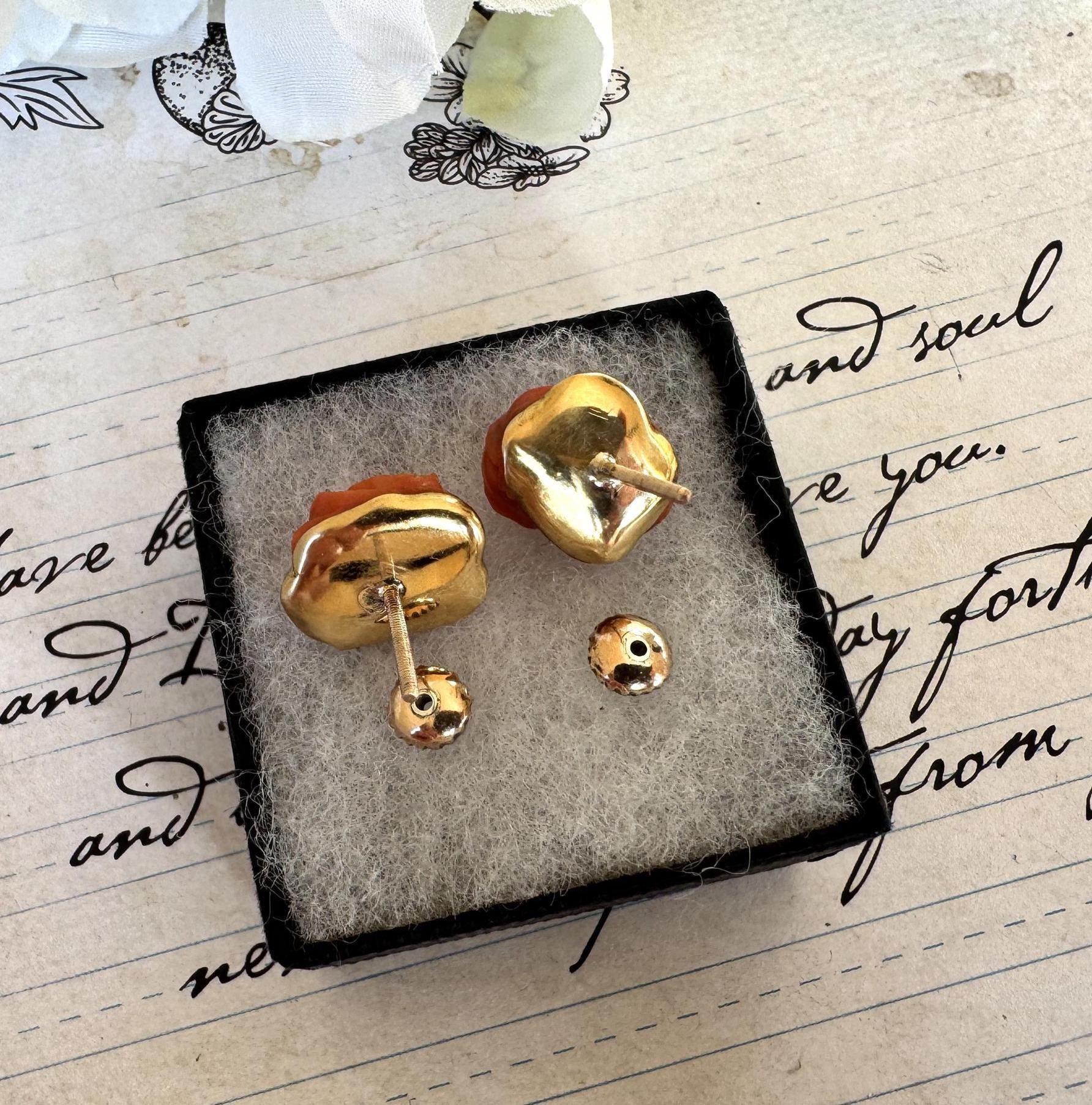 Boucles D'oreilles Vintage Puces En Or Jaune 18K (750) Et Corail Rouge Intense - Occasion