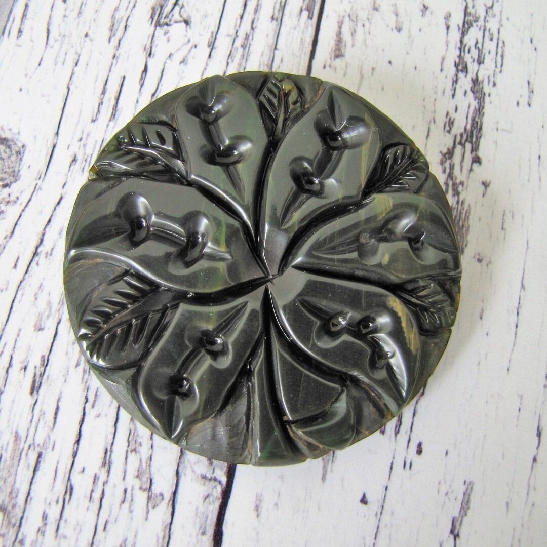 Vintage 1930s-1940s BAKELITE Spinach Carved Floral store Silver-tone Brooch Pin