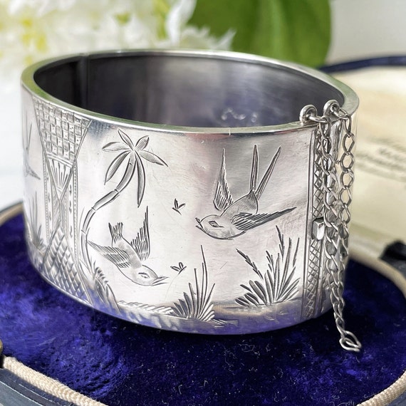 Victorian Aesthetic Engraved Silver Wide Cuff Bra… - image 3