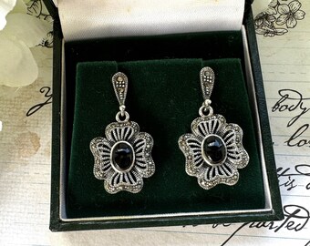 Vintage Whitby Jet Gemstone Sterling Silver Flower Earrings. Art Deco Style Silver Maracsite & English Jet Daisy Drop Stud Earrings.