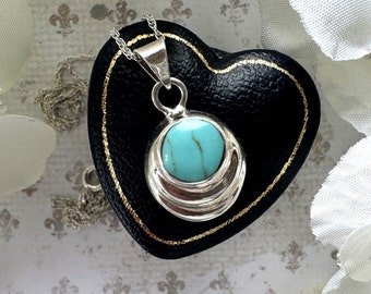 Vintage Mexican Sterling Silver Turquoise Gemstone Pendant Necklace. Petite Minimalist Pendant & Sterling Silver Chain. Layering Necklace