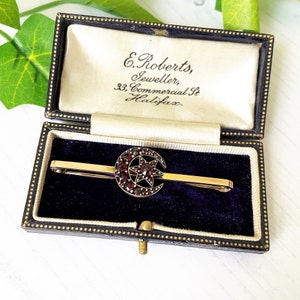 Broche victoriano de oro de 9 ct con forma de media luna y estrella con granate estilo bohemio. Broche para solapa, corbata o culata de oro rosa macizo de 9 ct. Joyas antiguas con símbolo del amor