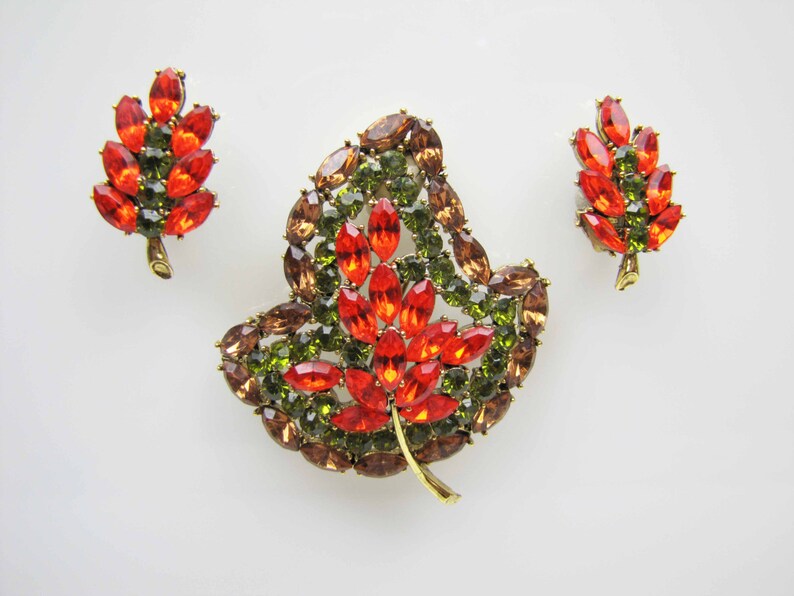 Vintage Juliana Jewelry Set Vintage Designer Costume Jewelry 1960 Juliana D/&E Topaz Orange Green Rhinestone Leaf Brooch And Earring Set