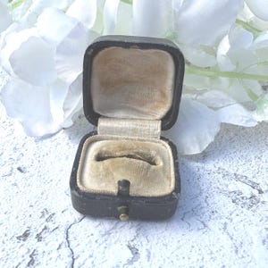 Antique Blue Ring Box: English Jeweller&#39;s Display Box, Circa 1920