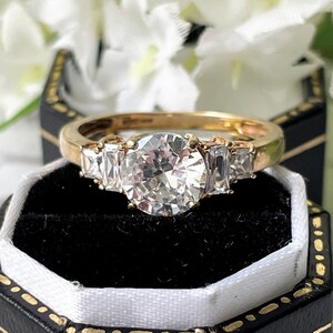 Bague de fiançailles vintage en or 9 carats de 1,75 carat avec diamants simulés. Bague cocktail originale en cristal CZ des années 1980 UK/N, US/6-3/4