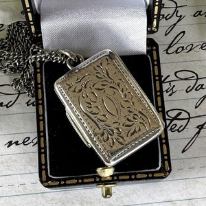Antique Georgian Silver Vinaigrette Pendant, John Bettridge Dated 1830. Engraved & Chased Small Sterling Silver Vinaigrette Locket Pendant