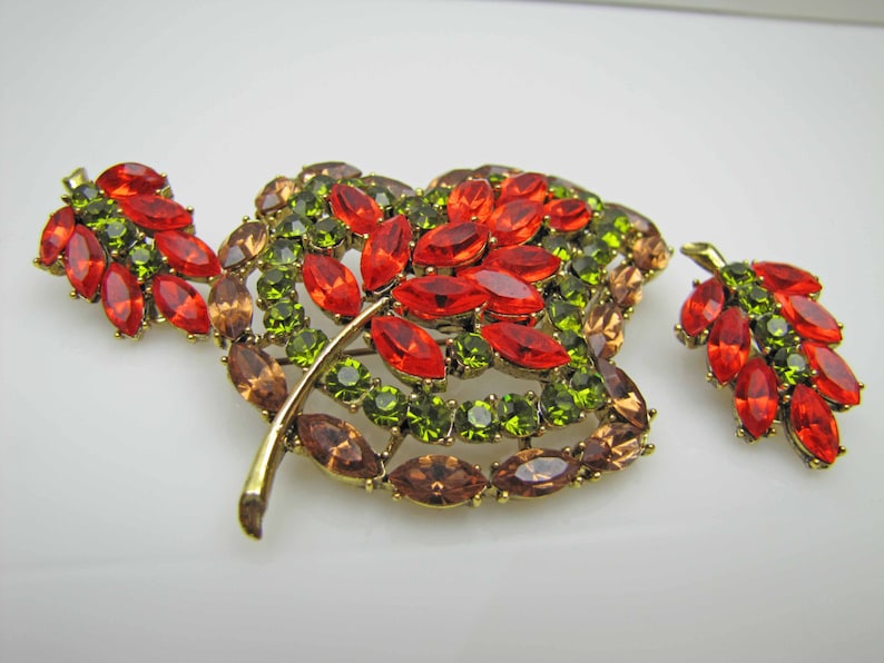 Vintage Juliana Jewelry Set Vintage Designer Costume Jewelry 1960 Juliana D/&E Topaz Orange Green Rhinestone Leaf Brooch And Earring Set