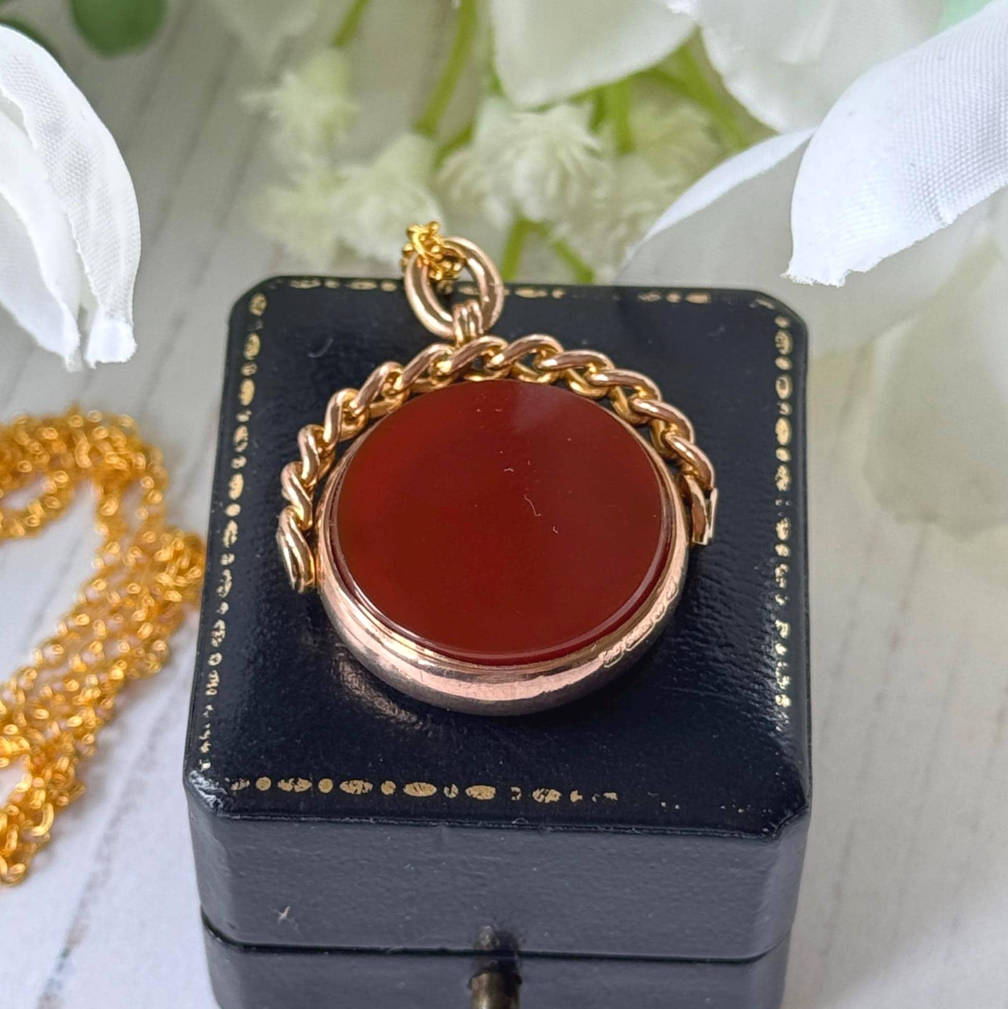 Gold Carnelian Spinner Pendant - Etsy