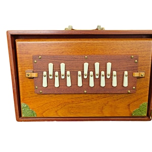 Shruti Box - Premium Quality | One Octave | C3 to C4 | High Quality Matte Finish in Dark Oak Color | A=440 Tuned | Premium Craftsmanship