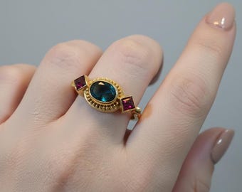 Ring aus 750er Gold mit grünen und roten Turmalinen (B-41)