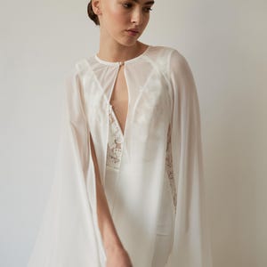 Bridal Cape Wedding Cape for Bride Sheer Wedding Capelet Boho Wedding Dress Cape Veil Chiffon Cover Up Dress Topper Minimalist Wedding Shawl