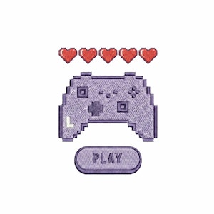 Pode incluir: Um controle de videogame roxo pixelado com um botão "PLAY" abaixo. Acima do controle, cinco corações vermelhos pixelados sugerem uma barra de saúde ou vidas. O design está em um fundo branco.