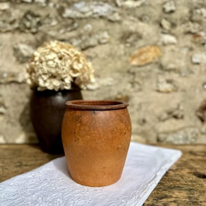 Grand pot ancien en terre cuite vernissée brun miel – Cache-pot vintage – Pot à confit rustique – Décoration campagne – 20 cm