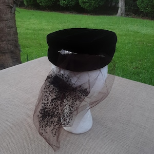 Vtg Kutz  Vannette Lysce France Velour Cap Hat Vintage 1950s Brown Flamand Velour Hat | Made in Italy by La  main image 4