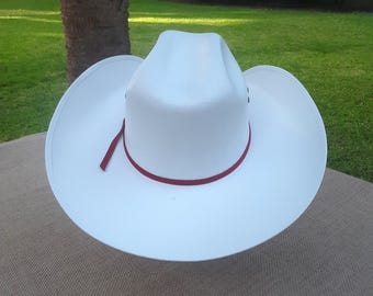 Smithbilt Size 7 1/8 (M) Calgary Stampede White Rigid Western