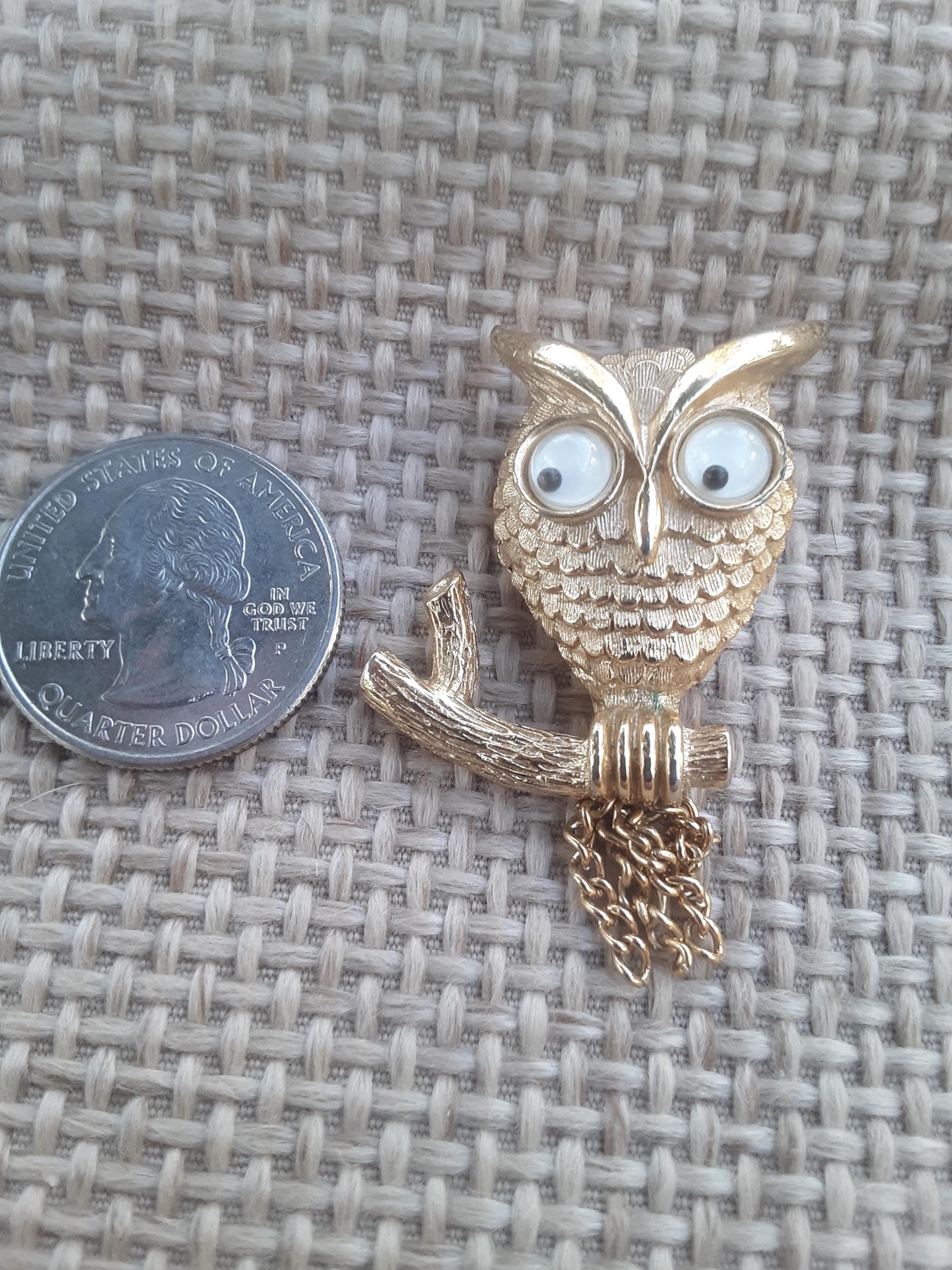 Vintage Avon Hefty Gold Toned Googly Eyed Owl on Branch Brooch Pin