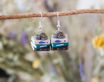 Grey Tabby Cat on a Stack of Books Earrings - Book Jewelry Handmade by Coryographies