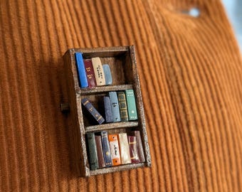 Bookcase Brooch - Little Antique Bookshelf Pin - Book Jewellery Handmade by Coryographies