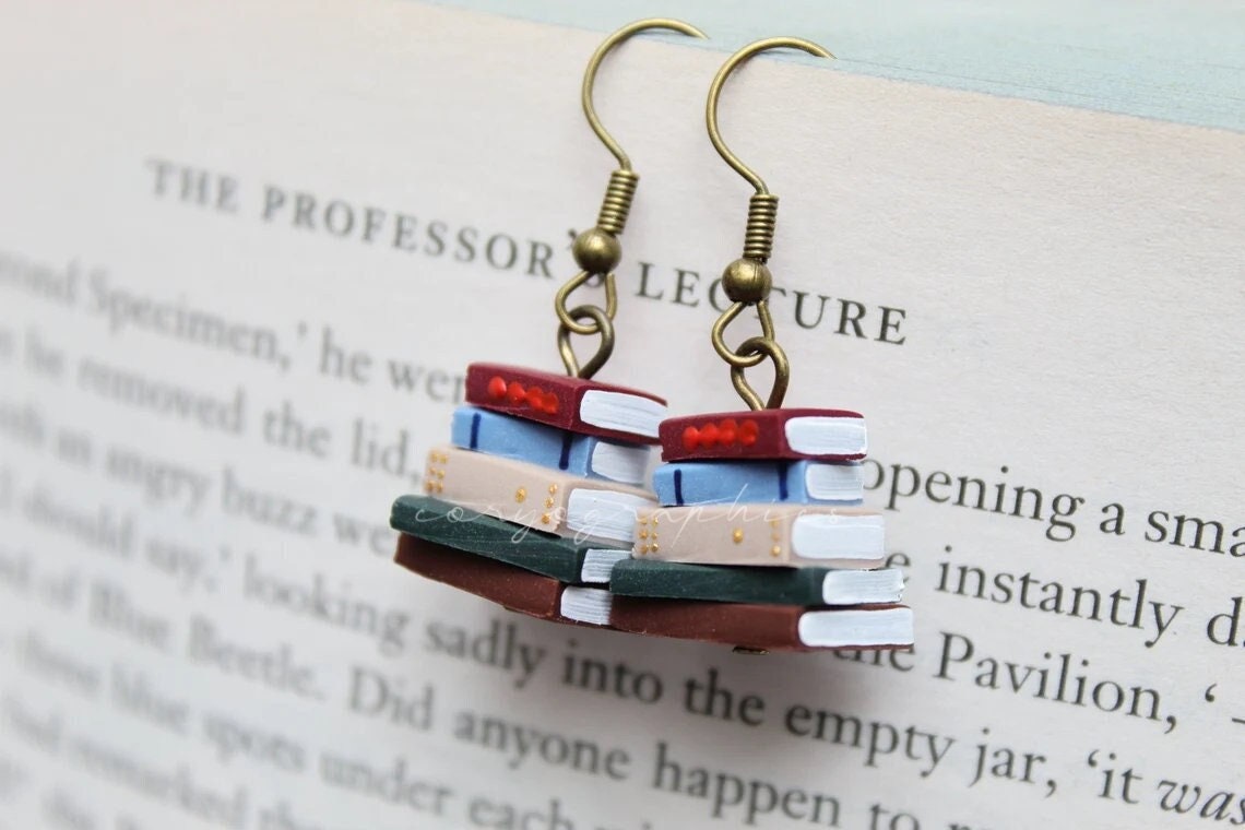 Top 55 Gift Ideas for Mom To Make Her Feel Seen For The Book Lover She Is 34