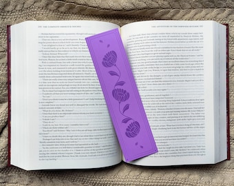 Floral Bookmark – Minimalist Purple Flower Design, Book Lover Gift