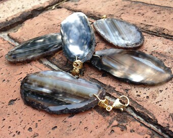 Black Detachable Agate Slice Pendant