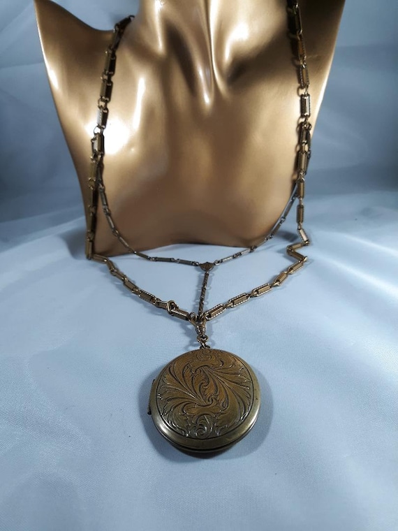1940s Ornate locket ..memento mori