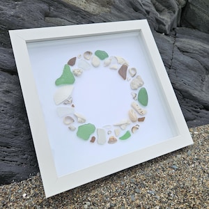 Couronne au trésor en bord de mer • Art côtier con verre de mer et coquillages
