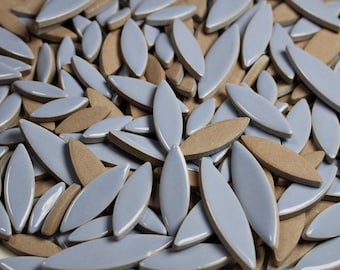 Periwinkle Ceramic Mosaic Petals: 200g High-Fired Glossy Tiles